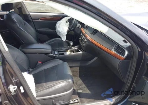 2017 Kia Cadenza Premium z USA, uszkodzony, nr VIN KNALC4J10H5068135